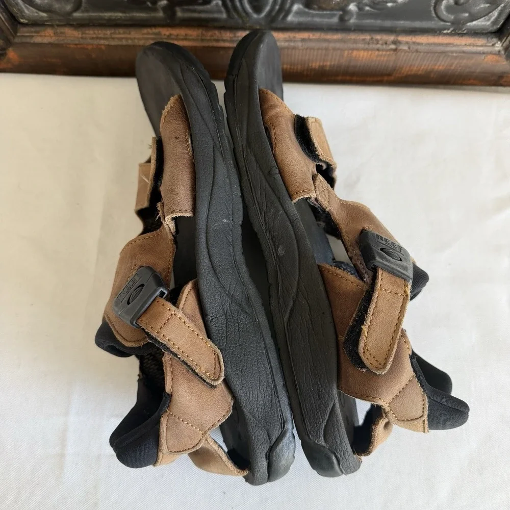 Reef Leather Outdoor Hiking Water Sandals Adjustable Straps Men's 10 US 43 EU‎
